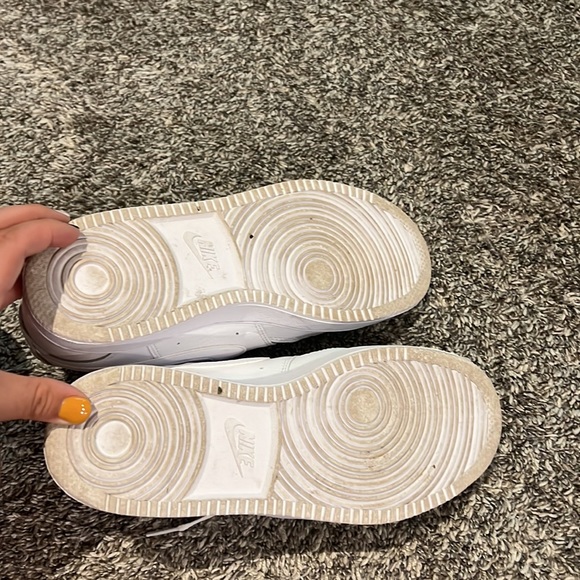 Nikes great condition worn once just don’t like the fit on my foot - Picture 3 of 3